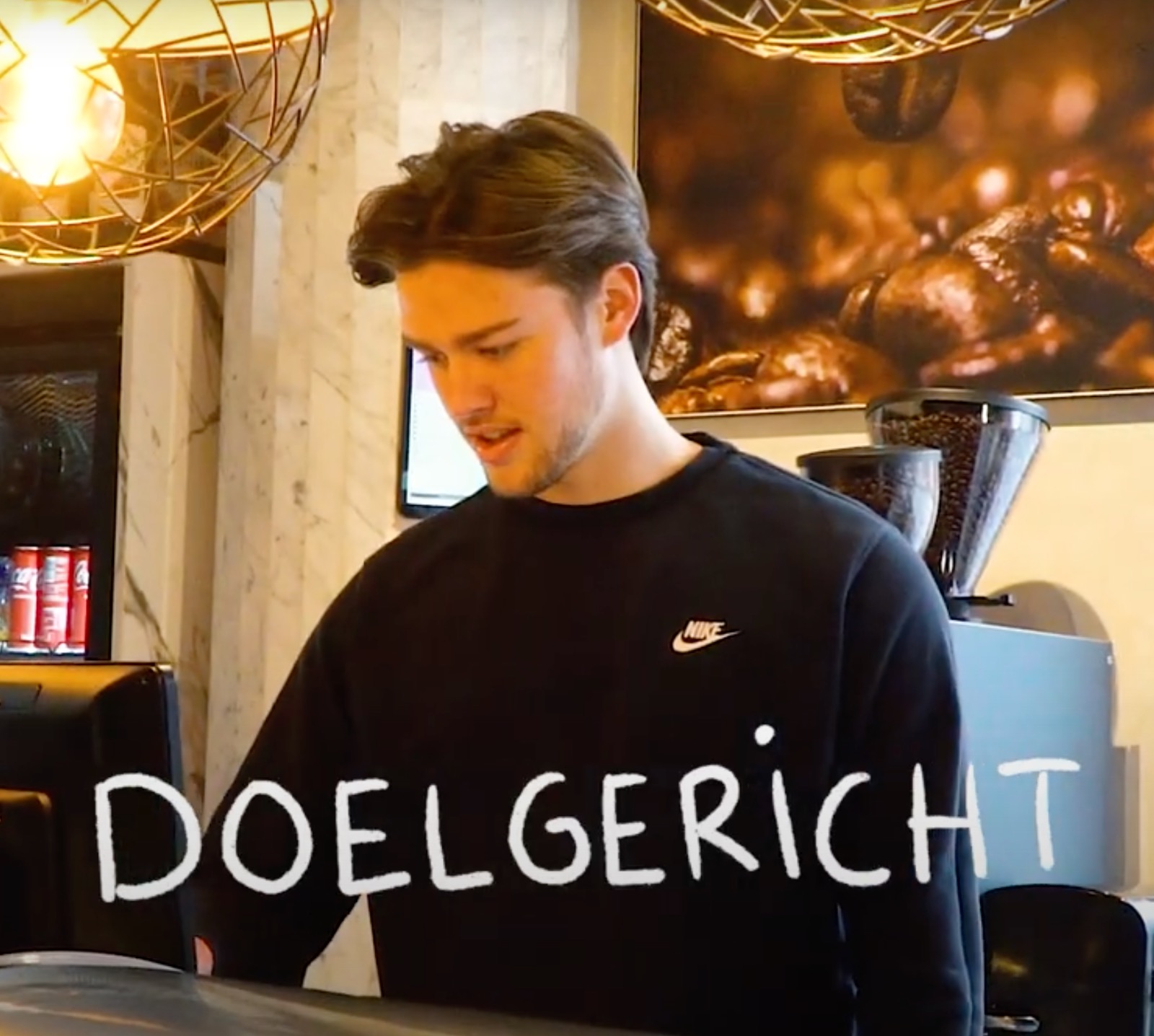 glue - shot uit WADK video